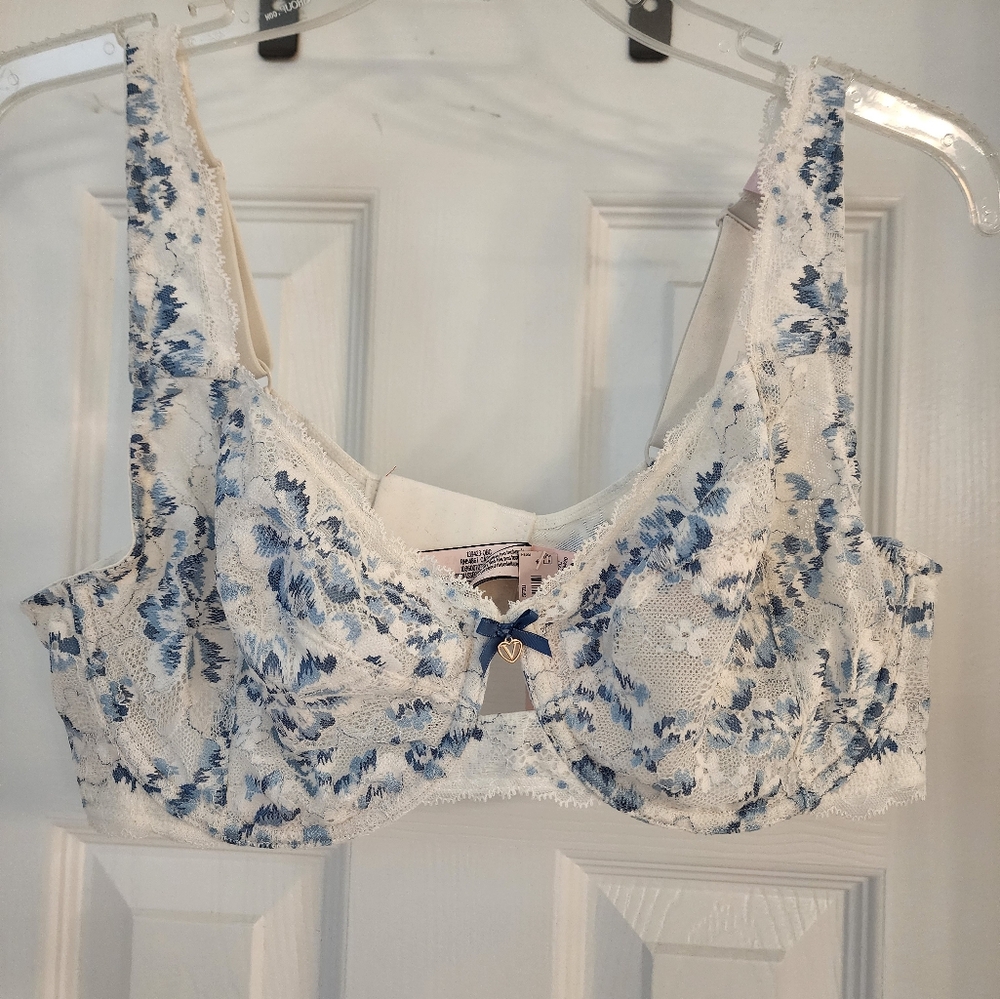 Victoria's Secret Body by Victoria Unljned Demi Bra